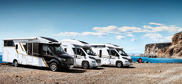 Euramobil Baureihe Contura - 3 Teilintegrierte Wohnmobile am Strand